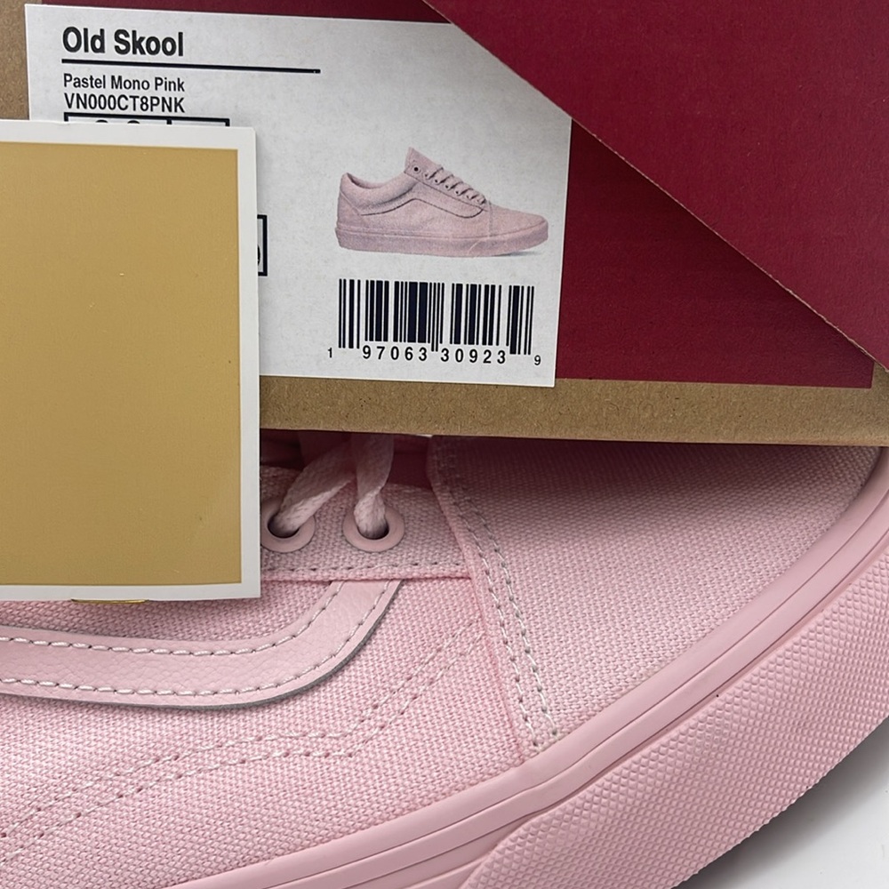 Vans Men's Pink Sneakers Classic Design Old Skool
Pastel Mono Pink
VN000CT8PNK - Picture 16 of 16